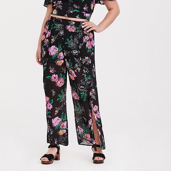 Torrid Black floral chiffon tulip leg pant - Picture 4 of 6